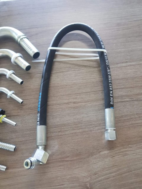 Zakuwanie dorabianie węży - przewodów hydraulicznych 1SN 2SN 4SP Zakuwanie dorabianie węży - przewodów hydraulicznych 1SN 2SN 4SP